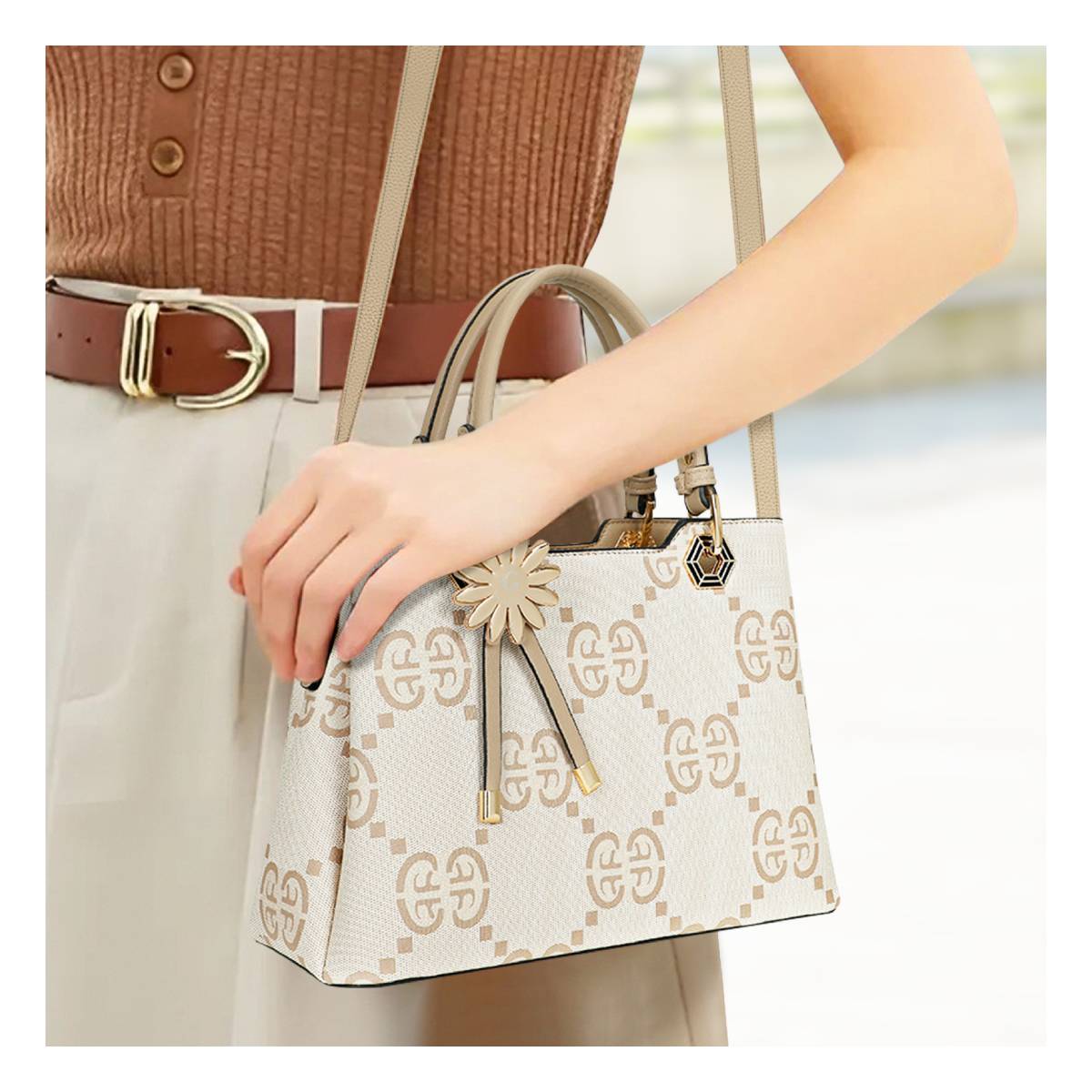 Sac à Main Motif Monogramme et Marguerite Dallas Taupe