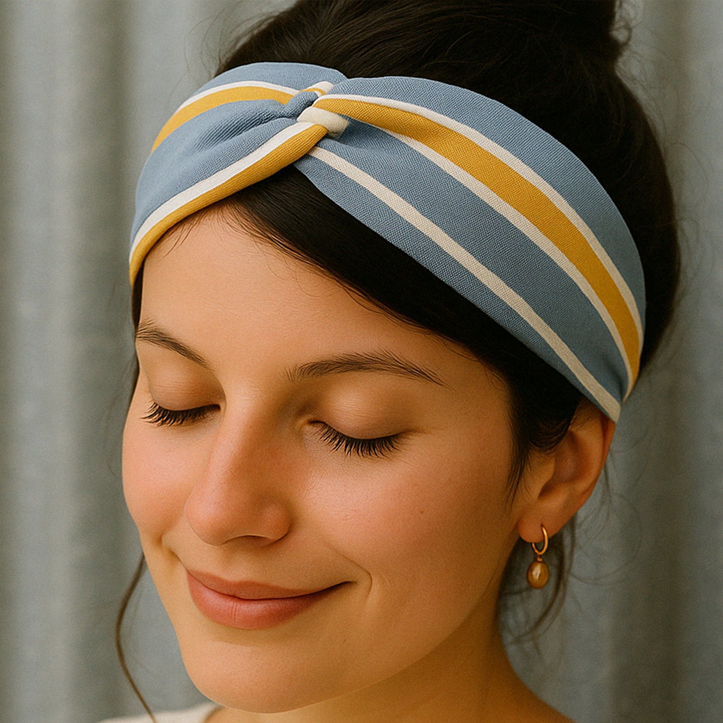Bandeau Torsadé Bleu Clair à Rayures