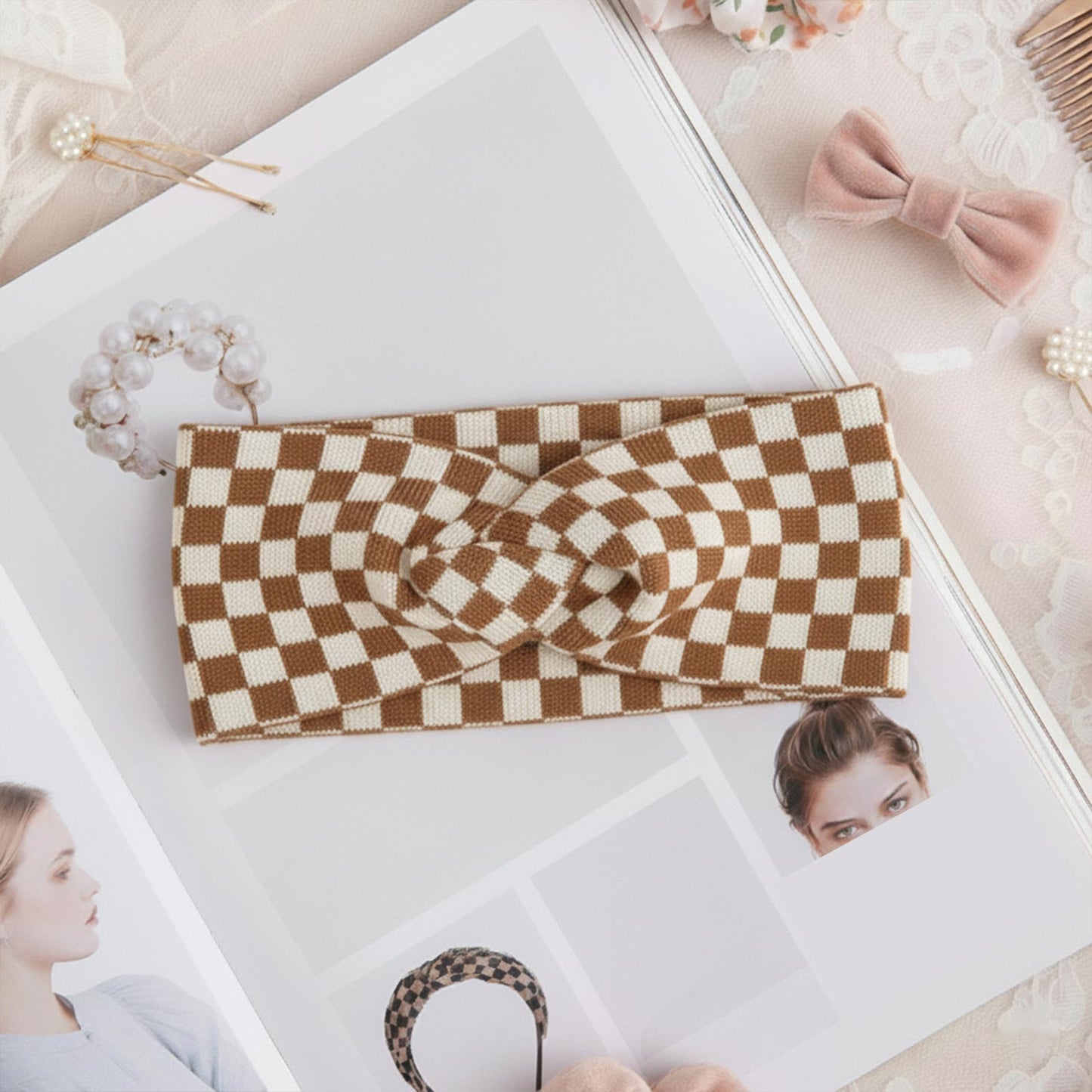 Bandeau Croisé Wendy en Maille Jacquard à Carreaux Blanc