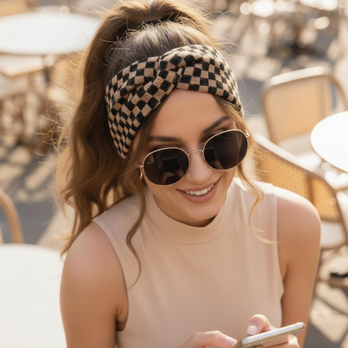Bandeau Croisé Wendy en Maille Jacquard à Carreaux Marron