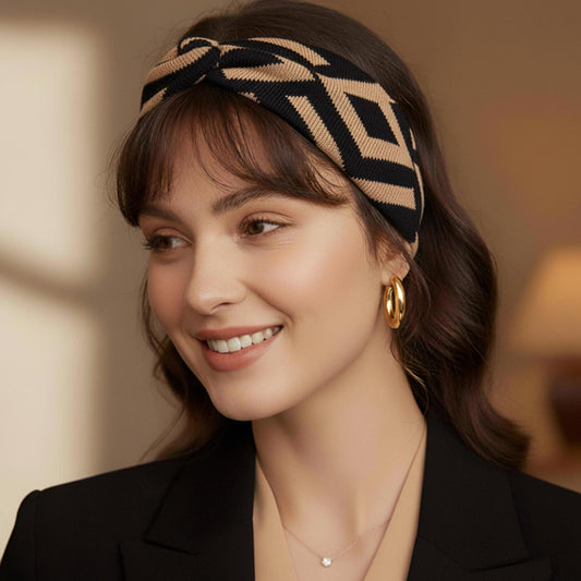 Bandeau Croisé Nami en Maille Jacquard Chevron Marron