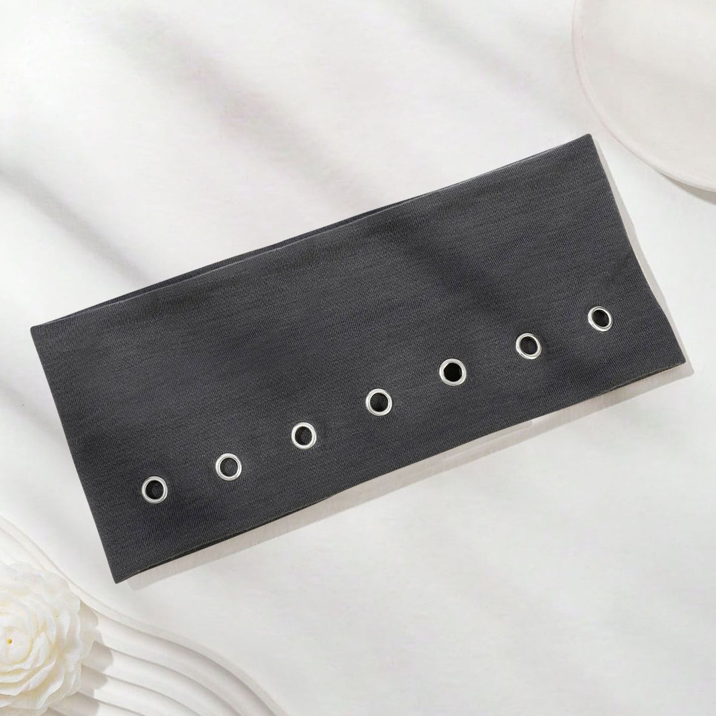 Bandeau Large à Œillets Métalliques Lexie en Coton Gris