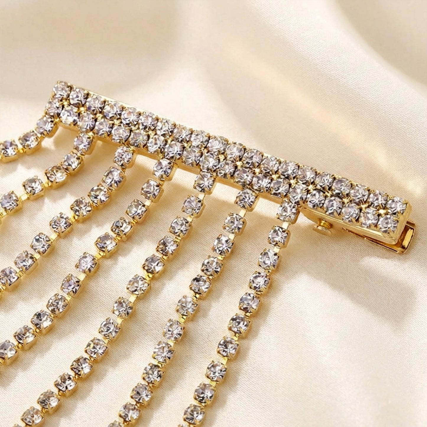 Bijou de Tête Doré Cascade de Strass Multi-Chaînes avec Cristaux Scintillants