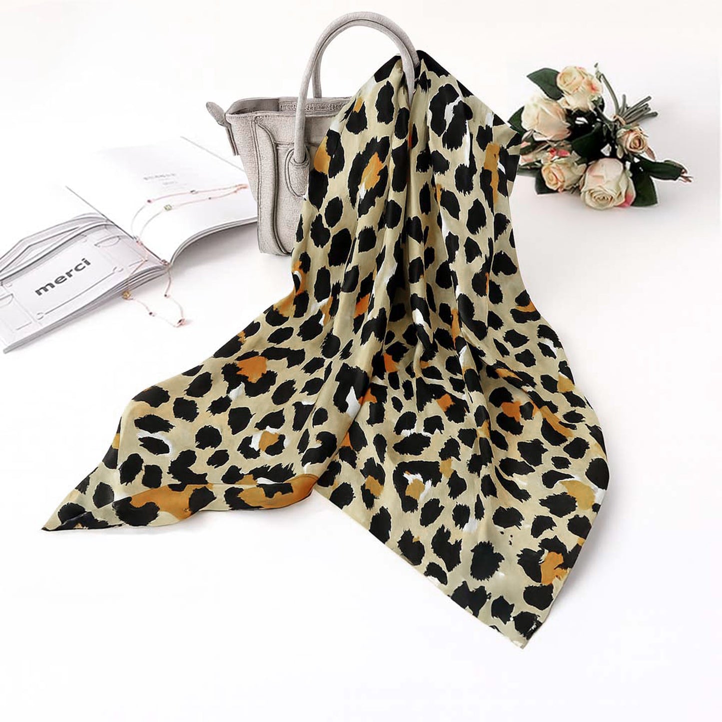 Foulard carré toucher soie Léo Intemporel 70x70cm