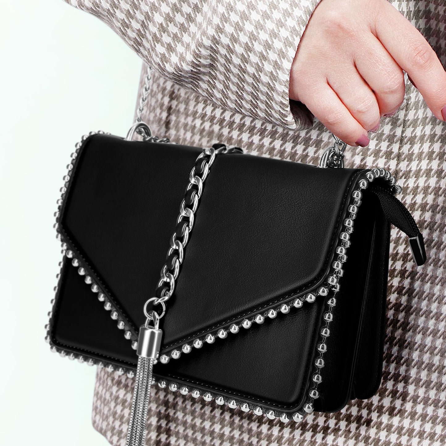 Sac à Main Clouté à Anse en Chaîne Métallique Le Petit Flâneur Noir