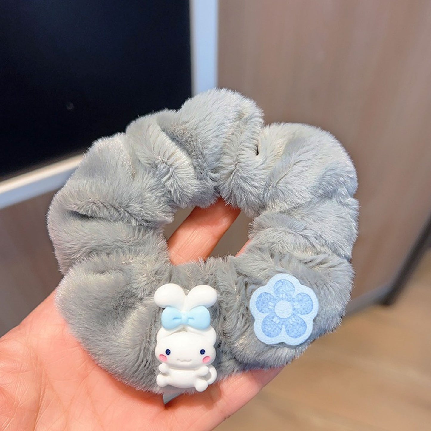 Chouchou en Peluche Lapin en Nœud Bleu