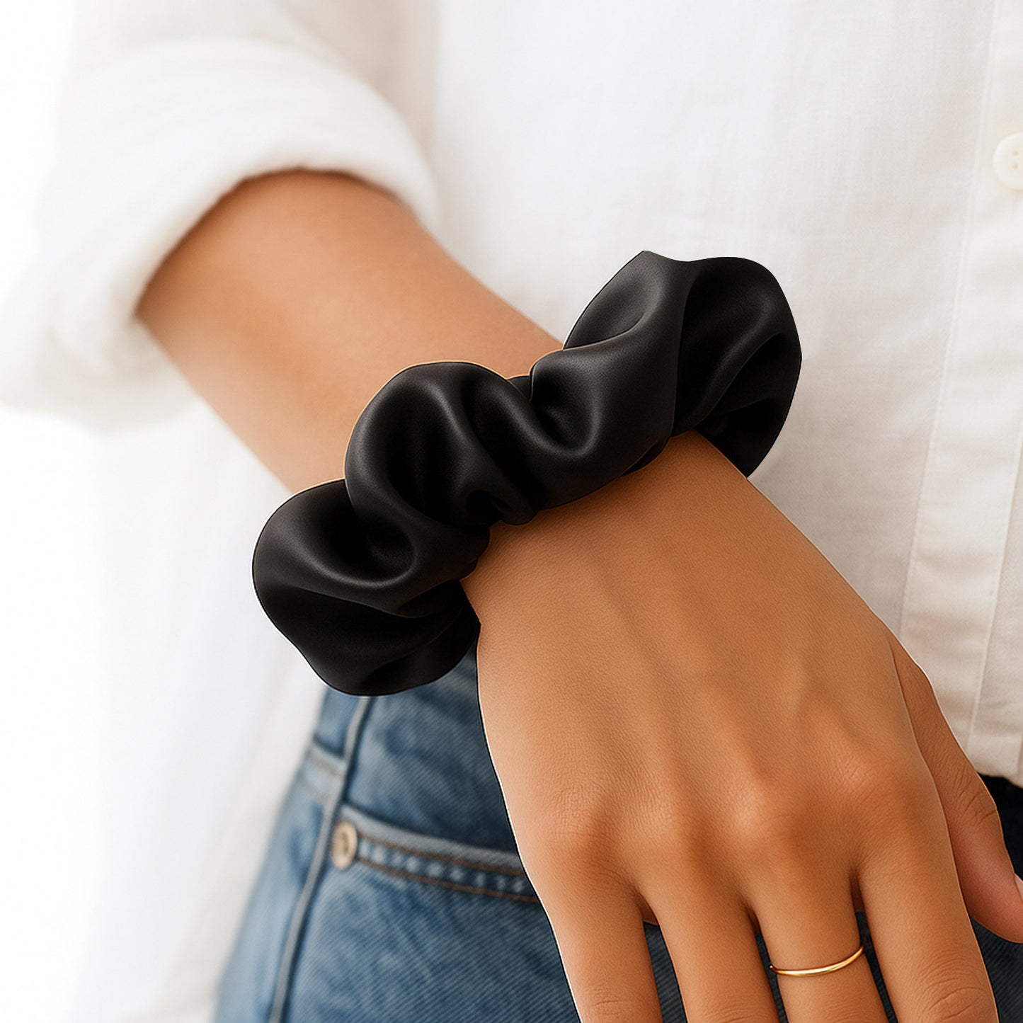 Chouchou XXL en Soie Maeve Noir