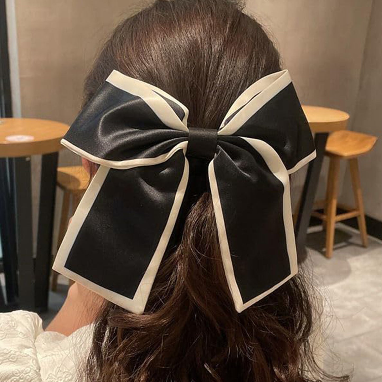Chouchou en Satin Nœud Papillon Noir