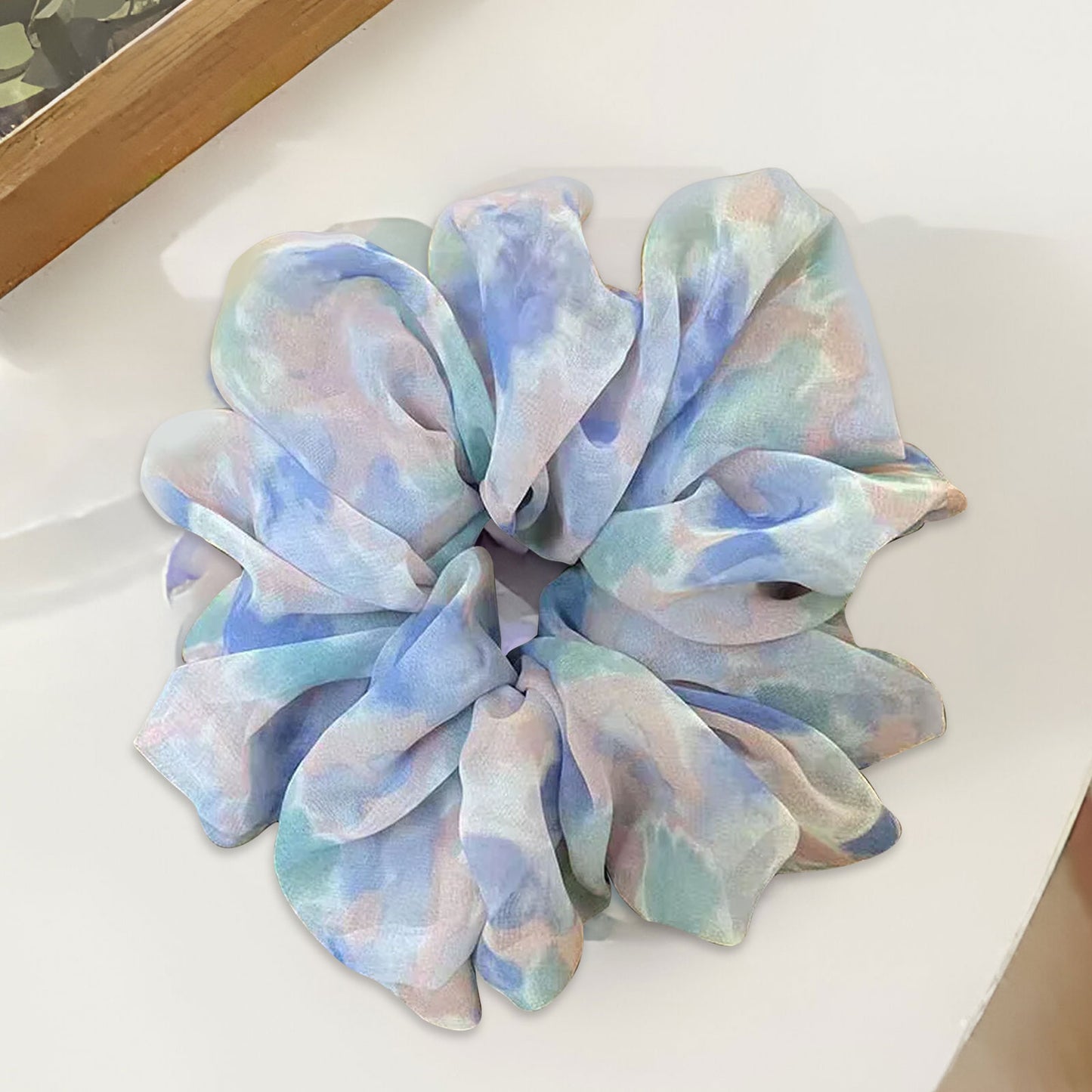 Chouchou en Aquarelle Douce Iris Aurora Bleu