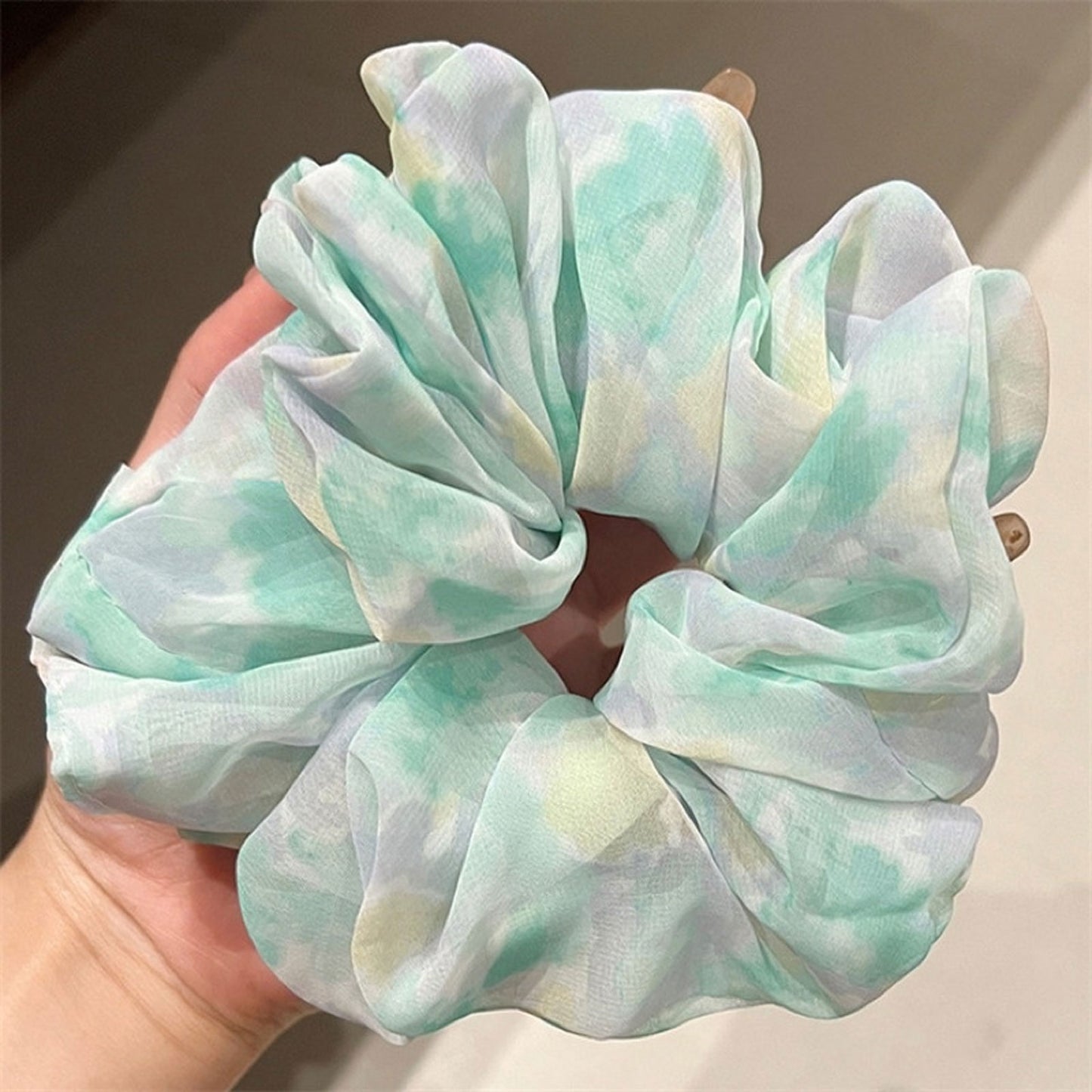 Chouchou en Aquarelle Douce Iris Aurora Vert