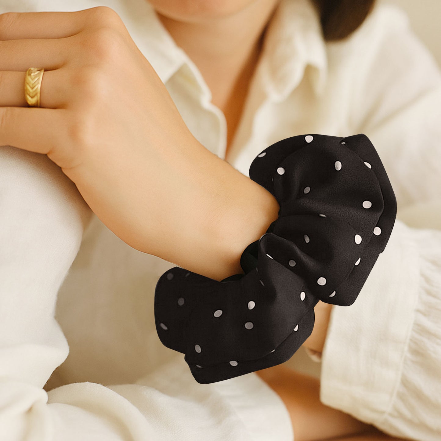 Chouchou XXL en Soie Raquel Noir à Pois