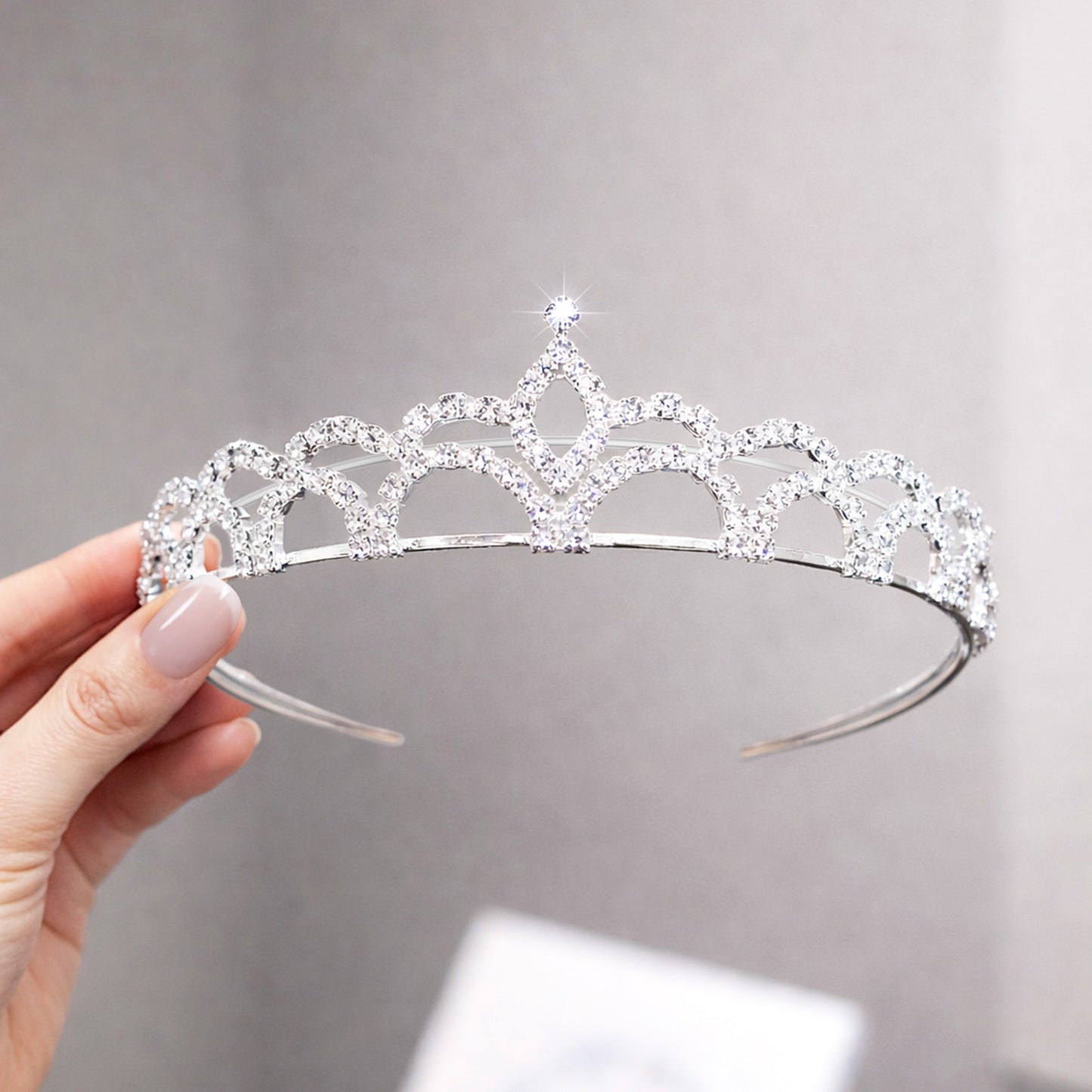 Tiare Délicate Couronne Classique à Cristaux Facettés Effet Joaillier