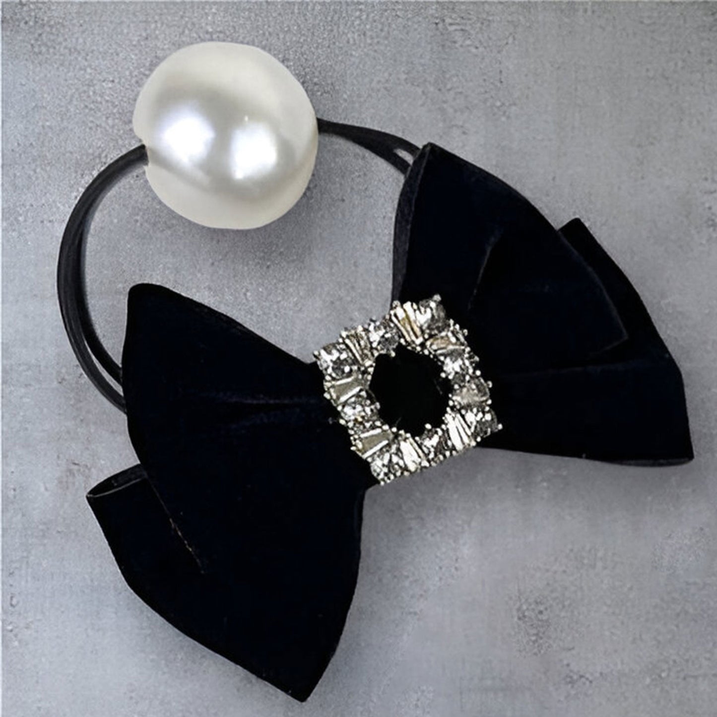 Élastique Casual Dorothy à Perle avec Strass Carré et Nœud Noir