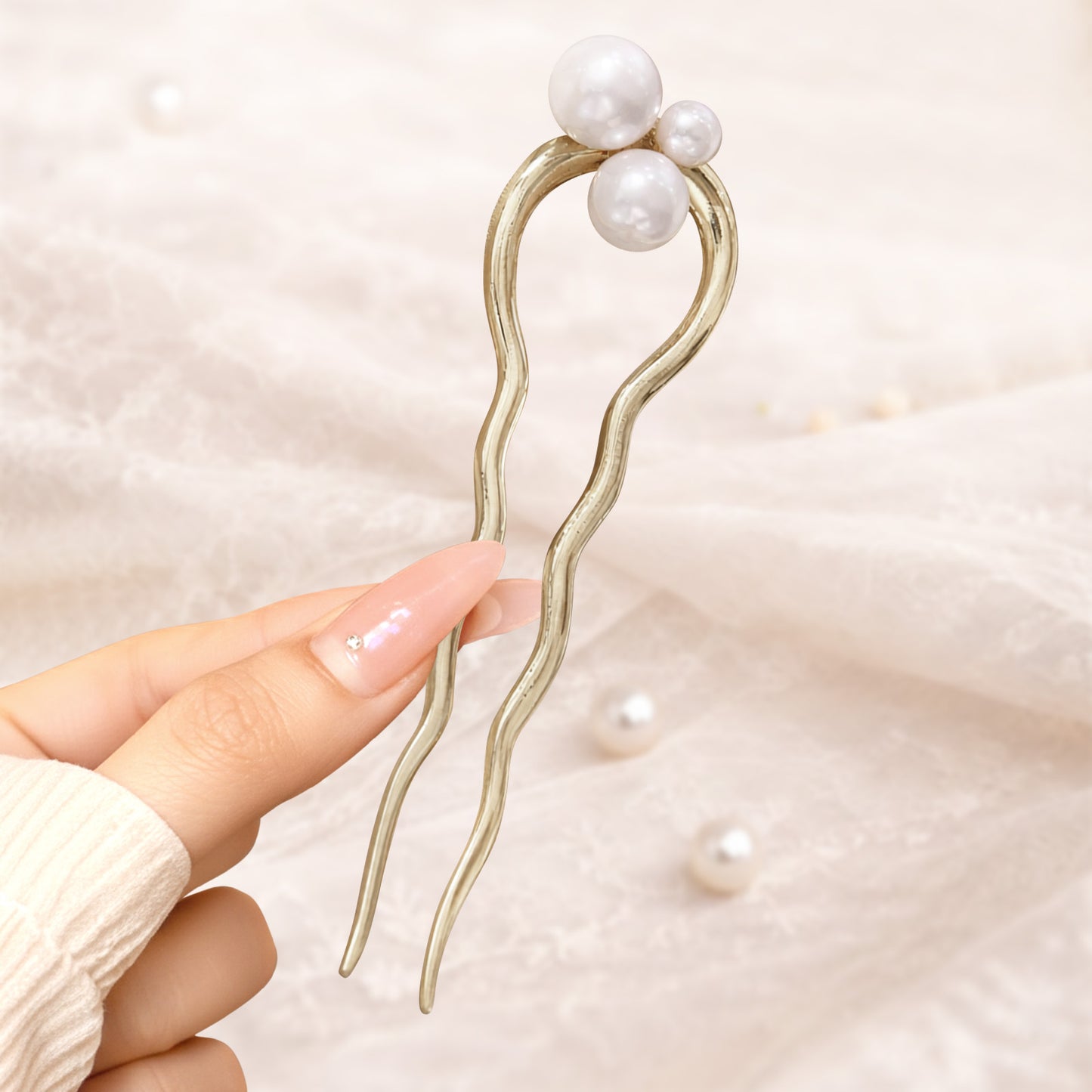 Épingle à Chignon Dorée Design Ondulé avec Perles Nacrées