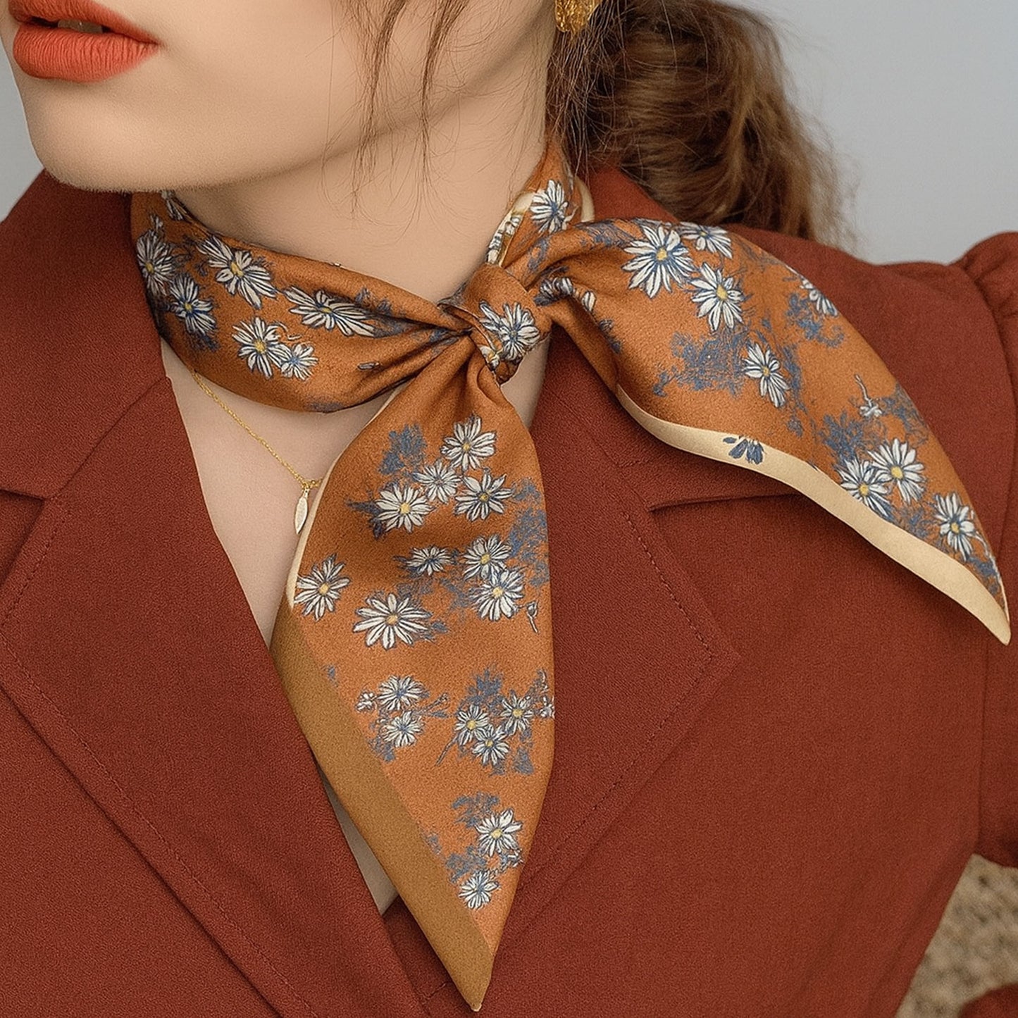 Foulard Ruban Tissage Satiné Daisy Bloom