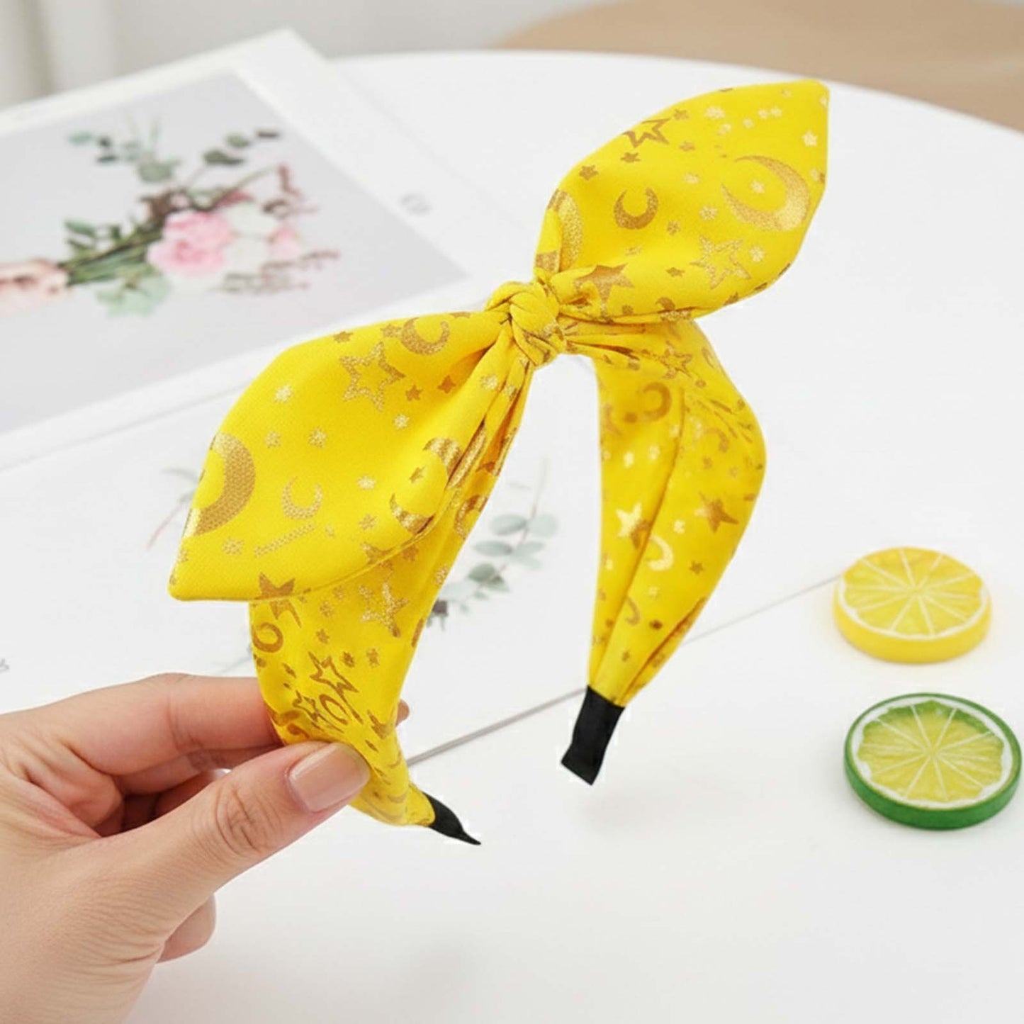 Serre-tête en Tissu Ciel Astral à Nœud Imprimé Jaune
