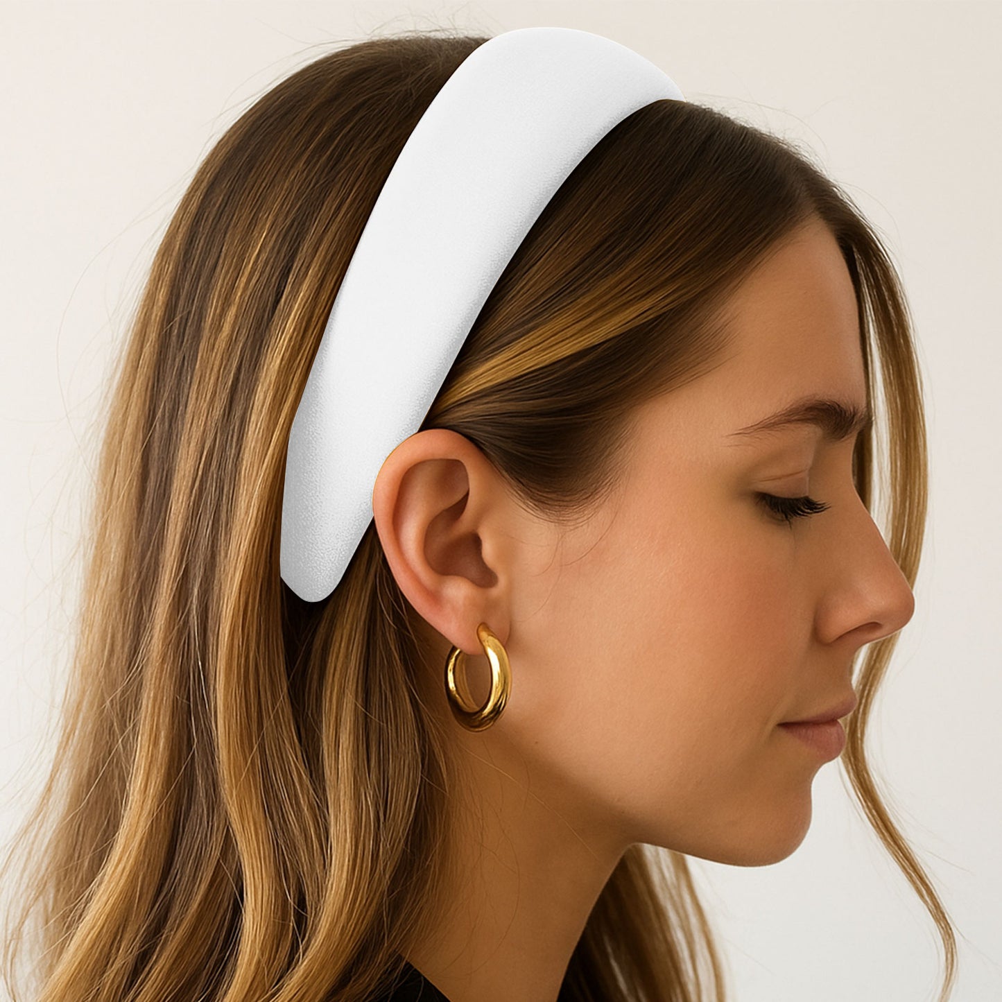 Serre-tête Large Laurel en Satin Coussiné Blanc