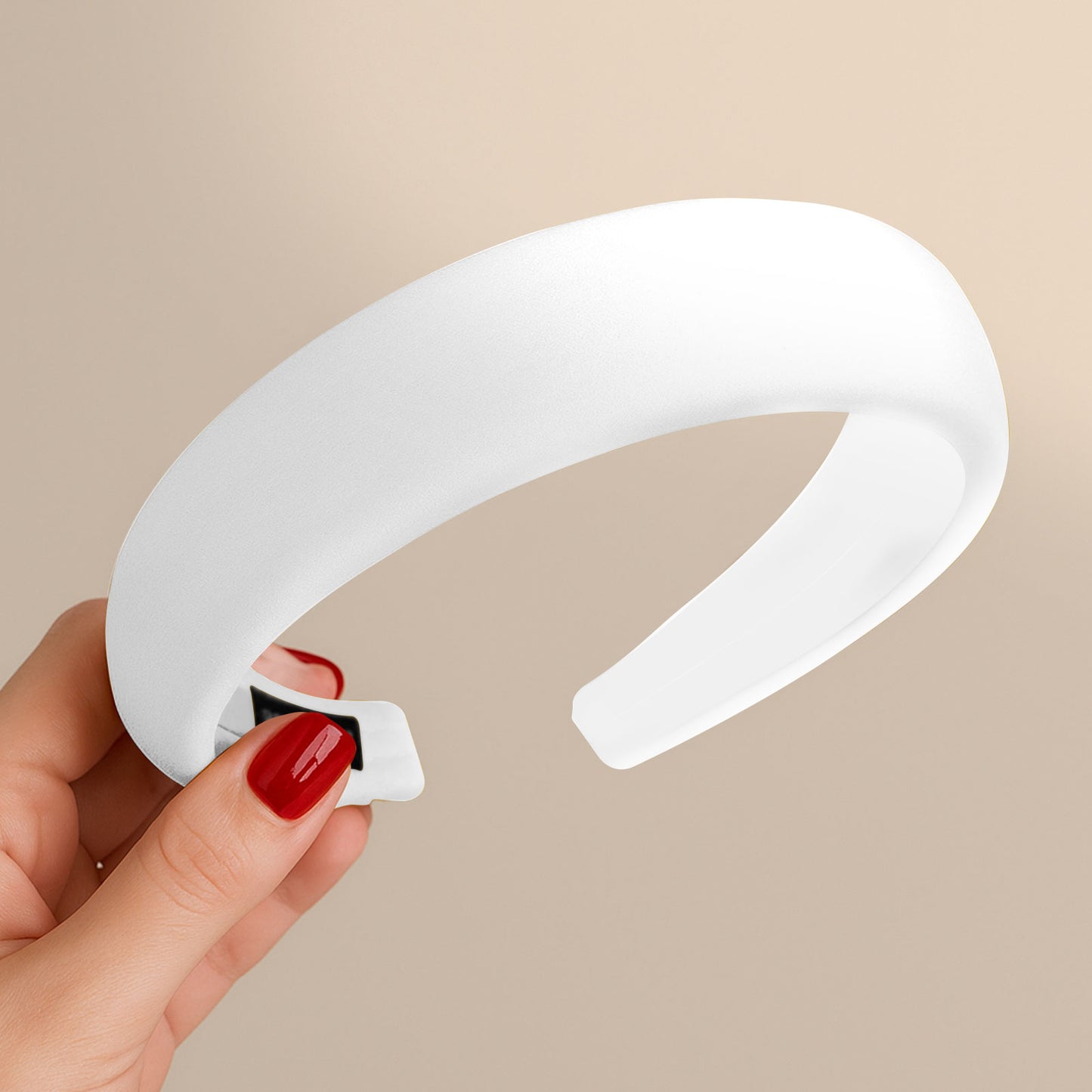 Serre-tête Large Laurel en Satin Coussiné Blanc