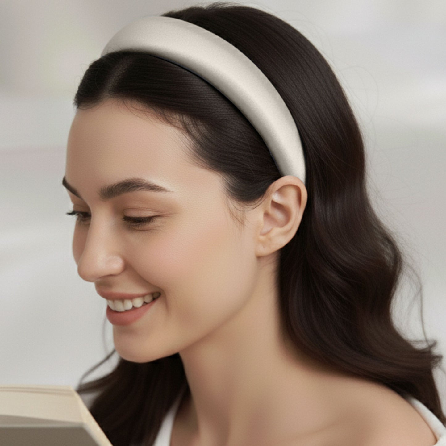 Serre-tête Maureen en Satin Coussiné Blanc Ivoire