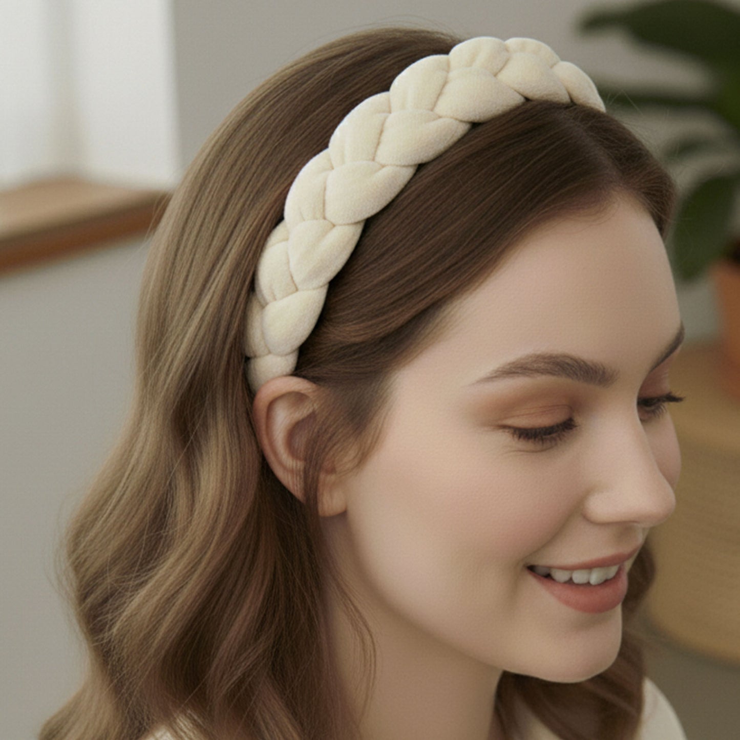 Serre-tête Tressé Harietta en Tissu Léger Blanc