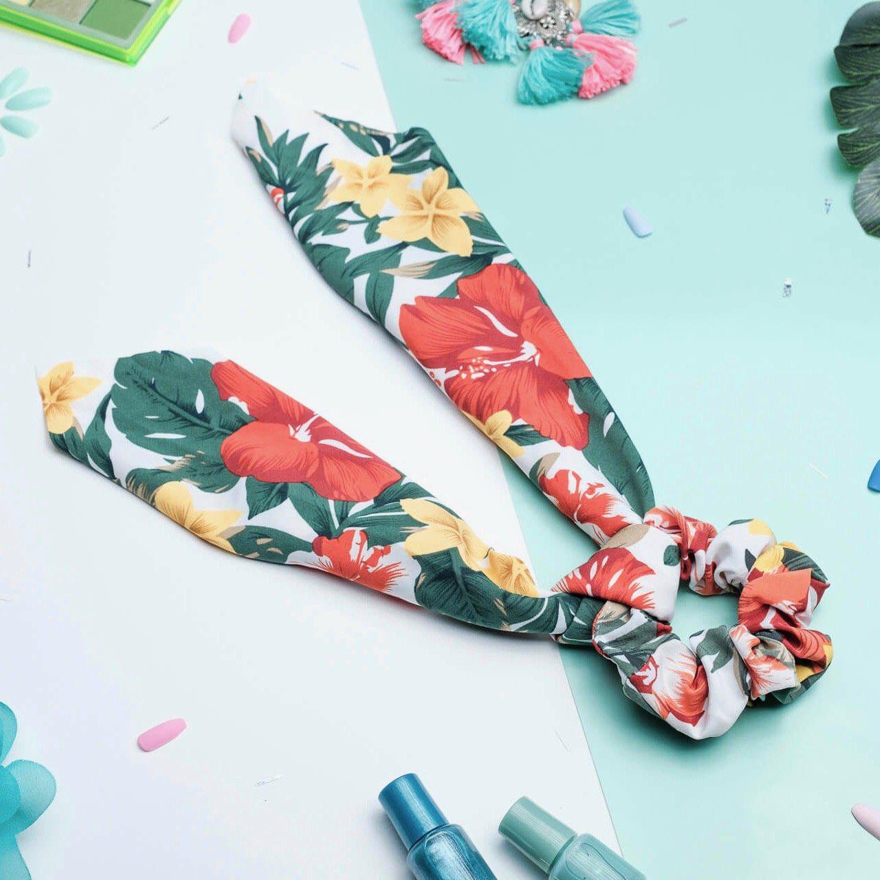 chouchou foulard fleuri pour cheveux