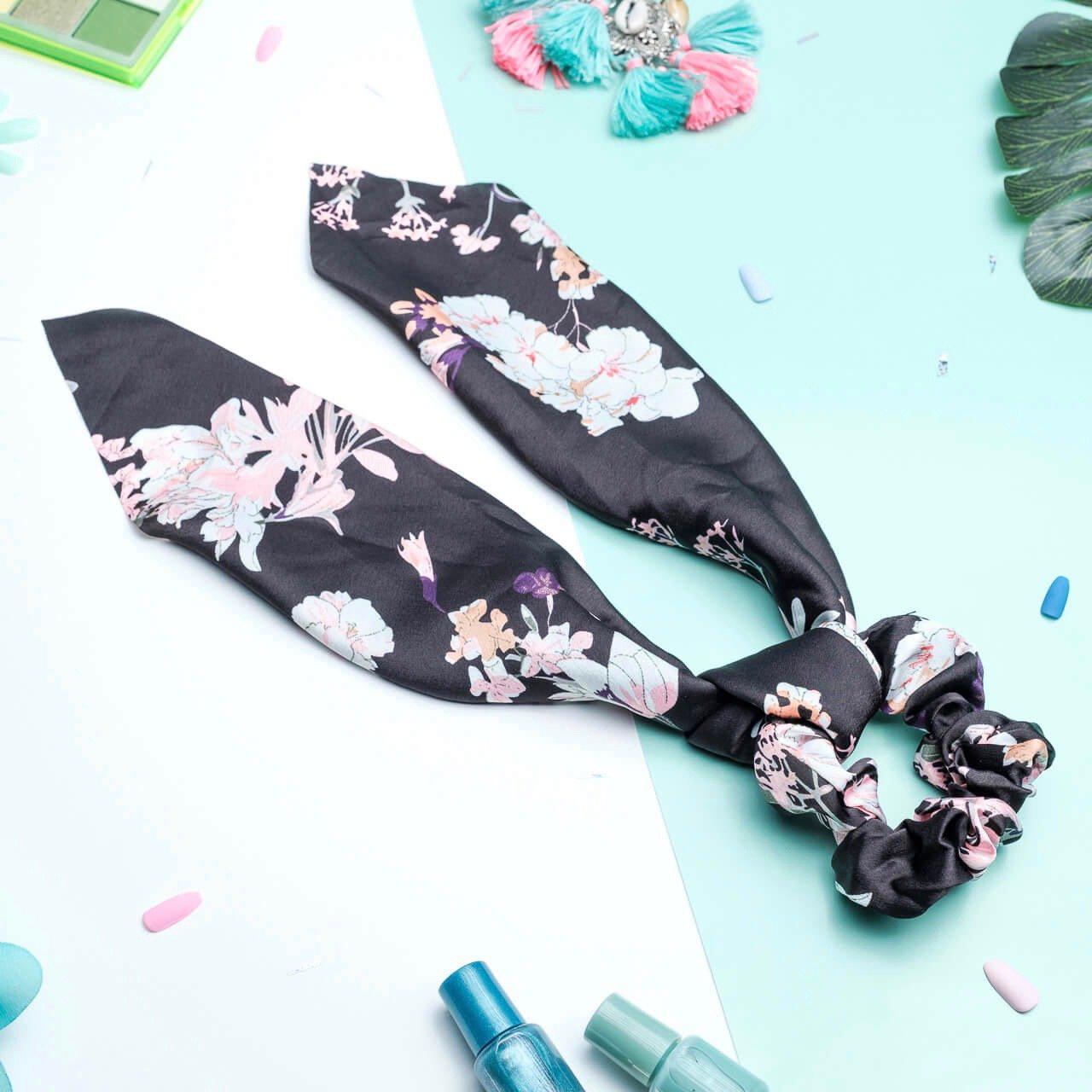 chouchou foulard noir fleuri