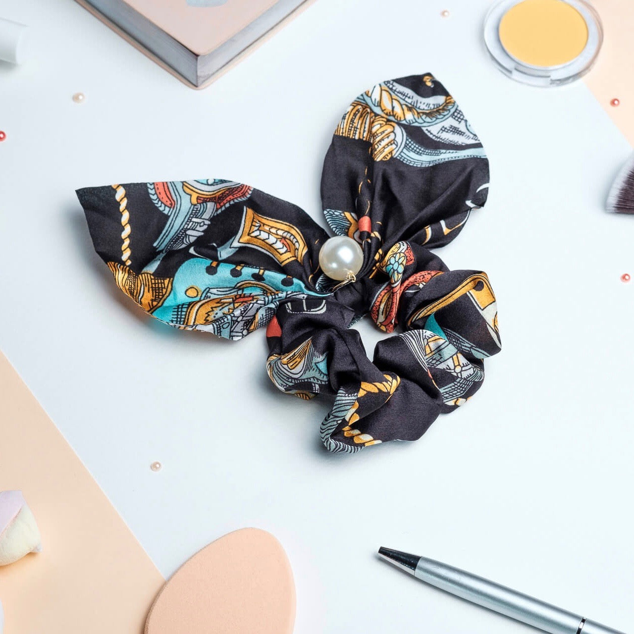 chouchou foulard court noir cheveux