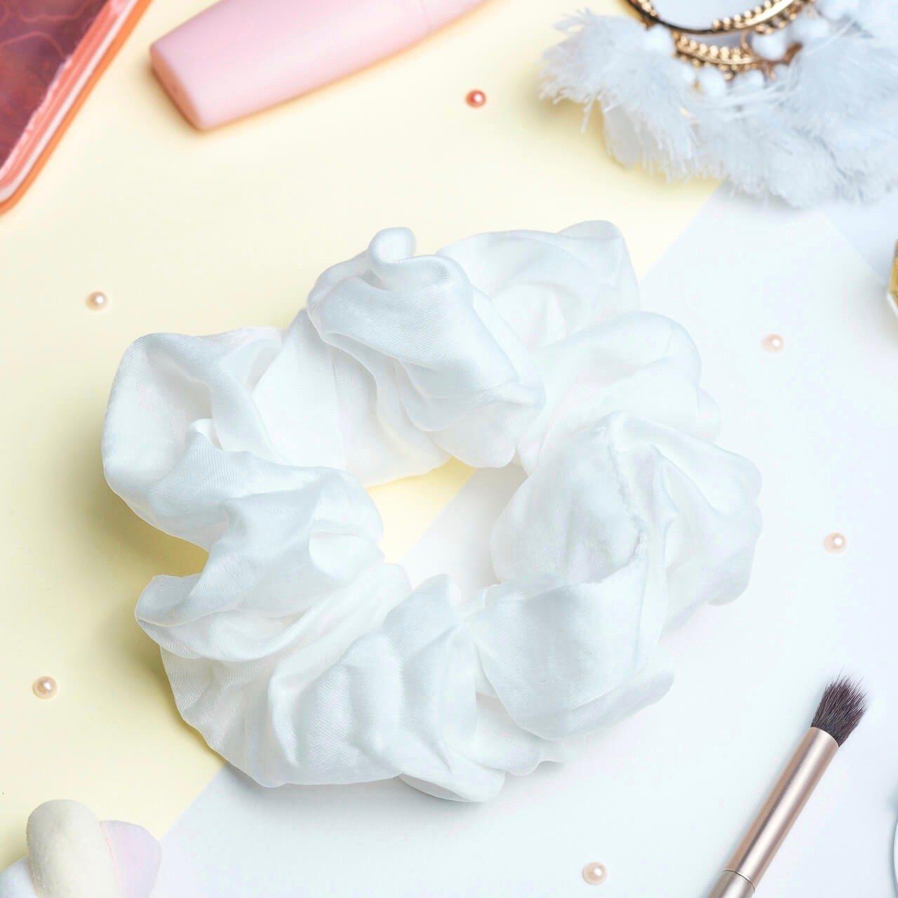 chouchou satin blanc