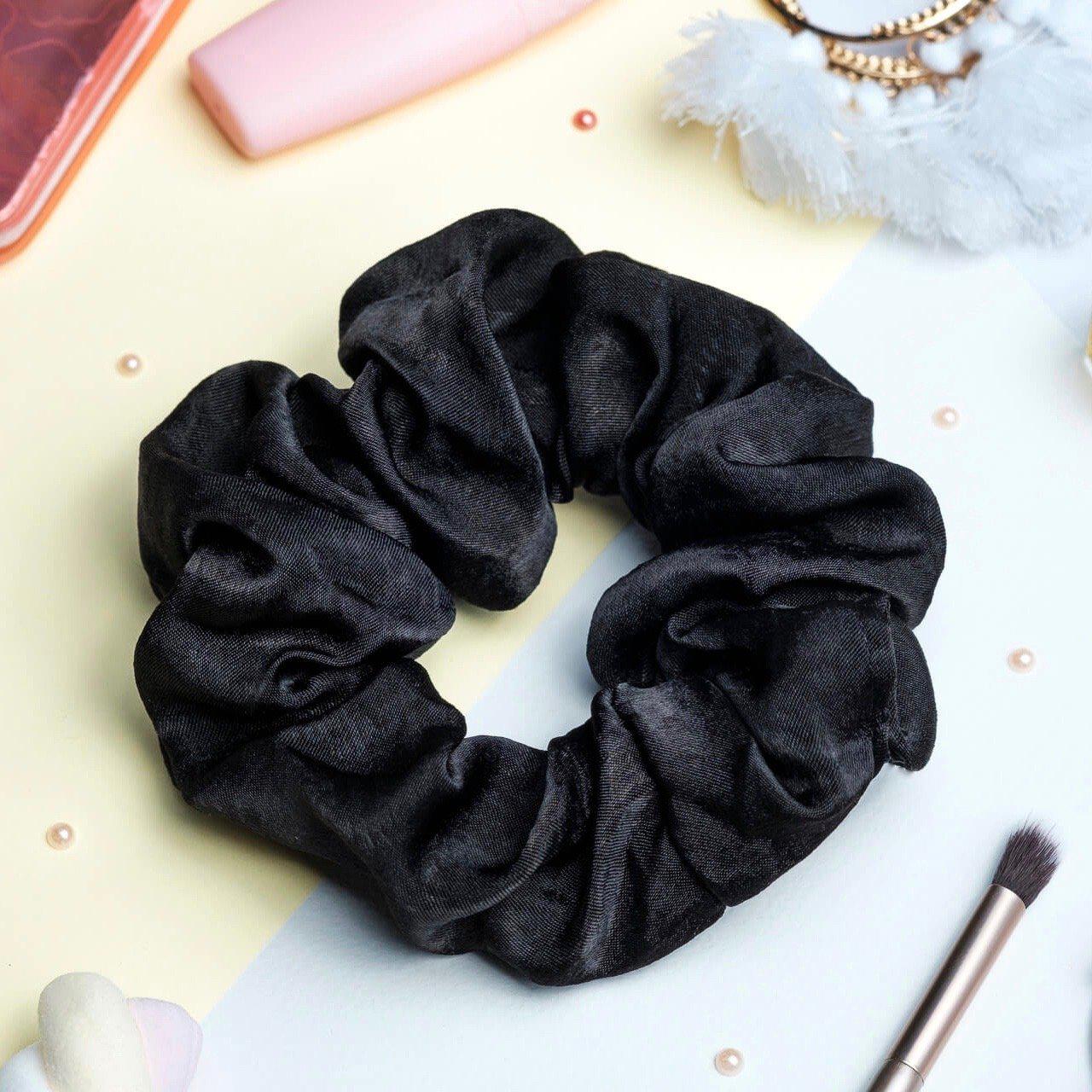 chouchou en satin noir