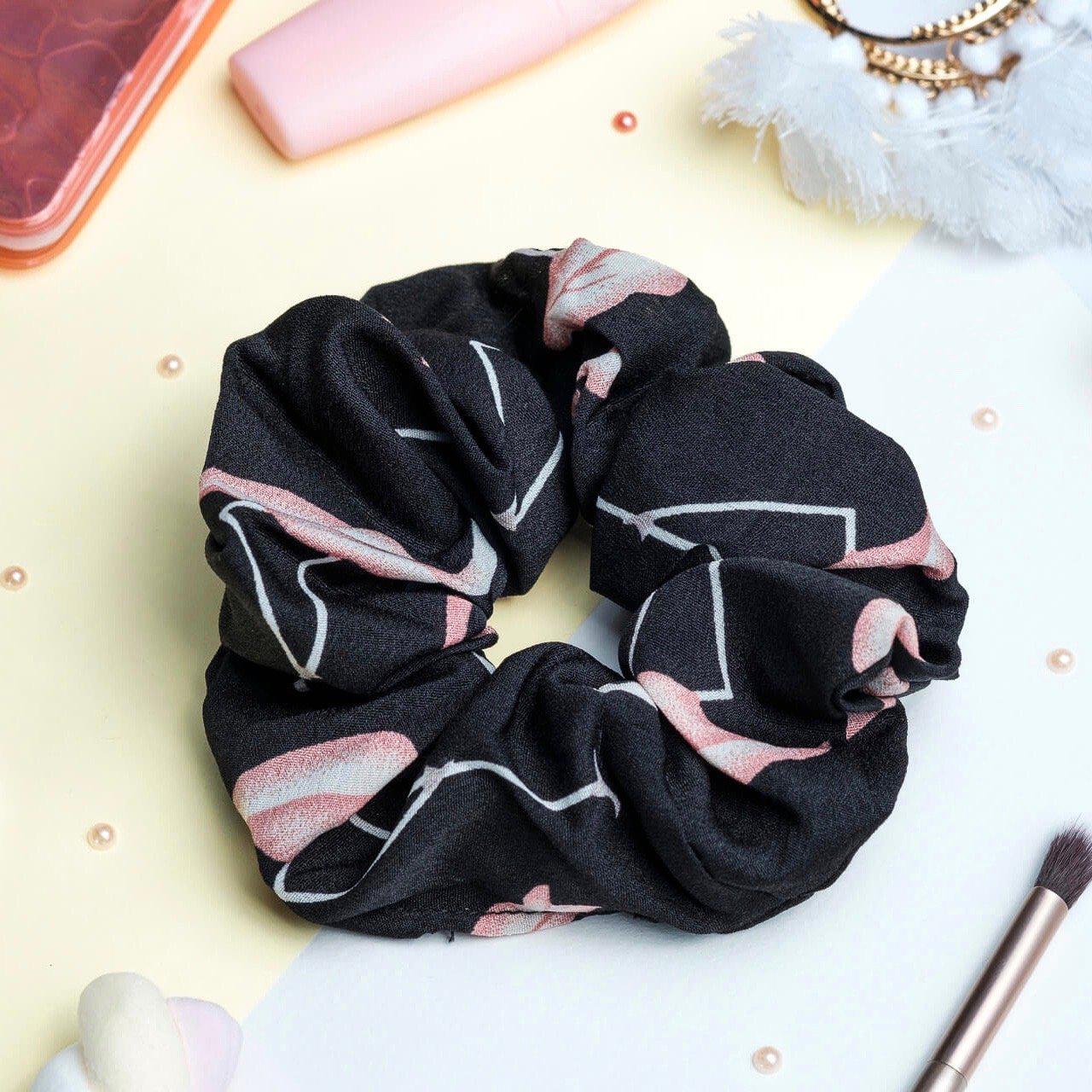 chouchou-soie-noir-motifs