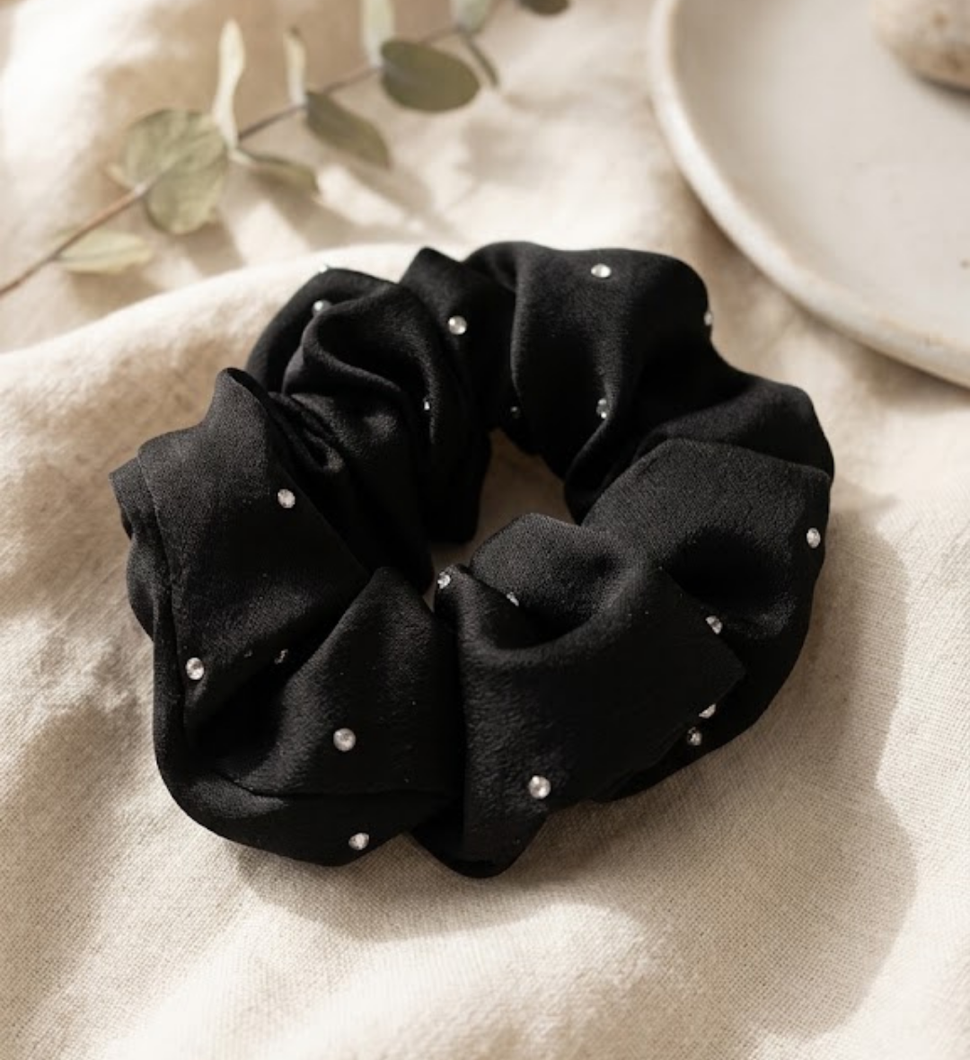 Chouchou en Satin Noir Lénie avec Strass