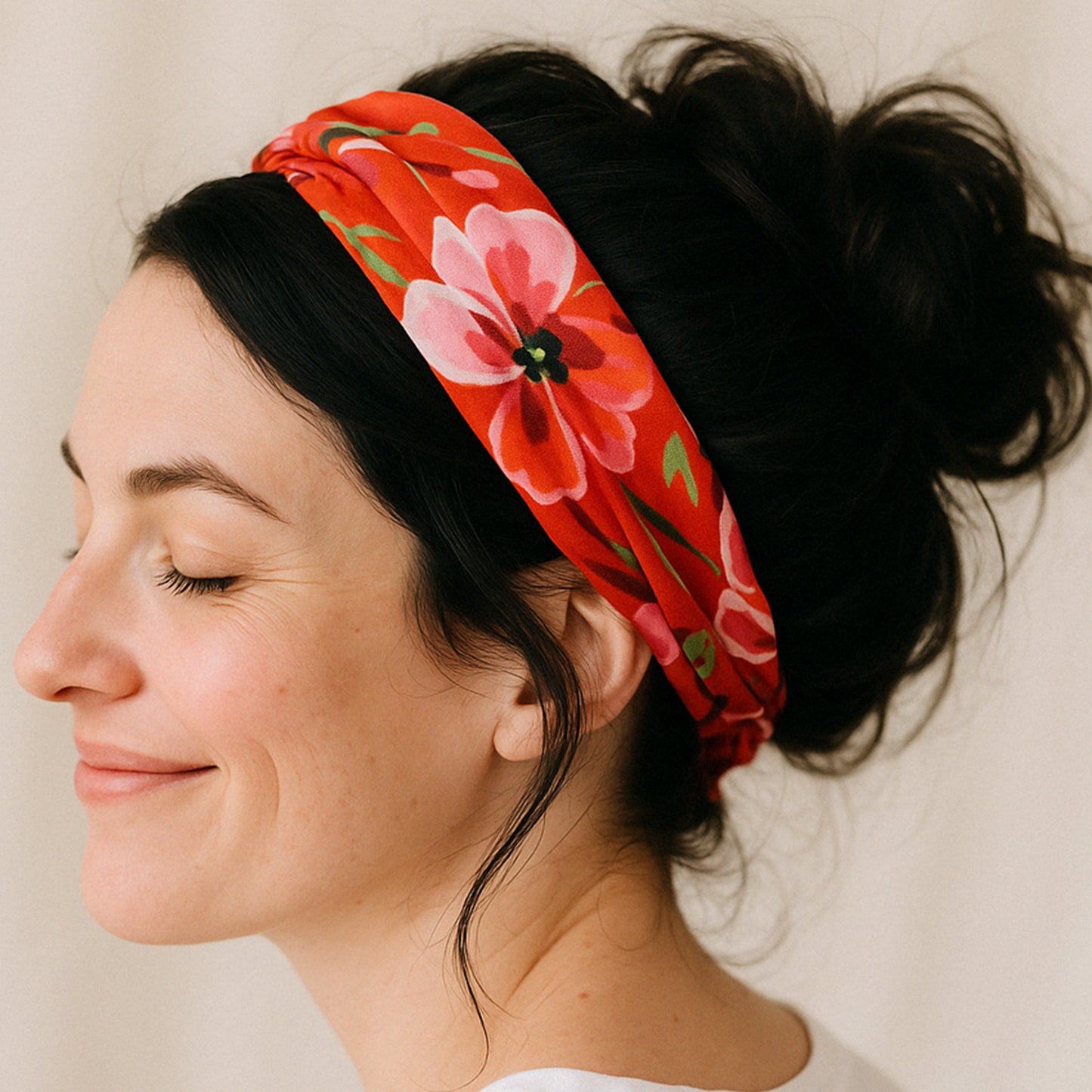 Bandeau en Satin Torsadé Fleuri Rouge