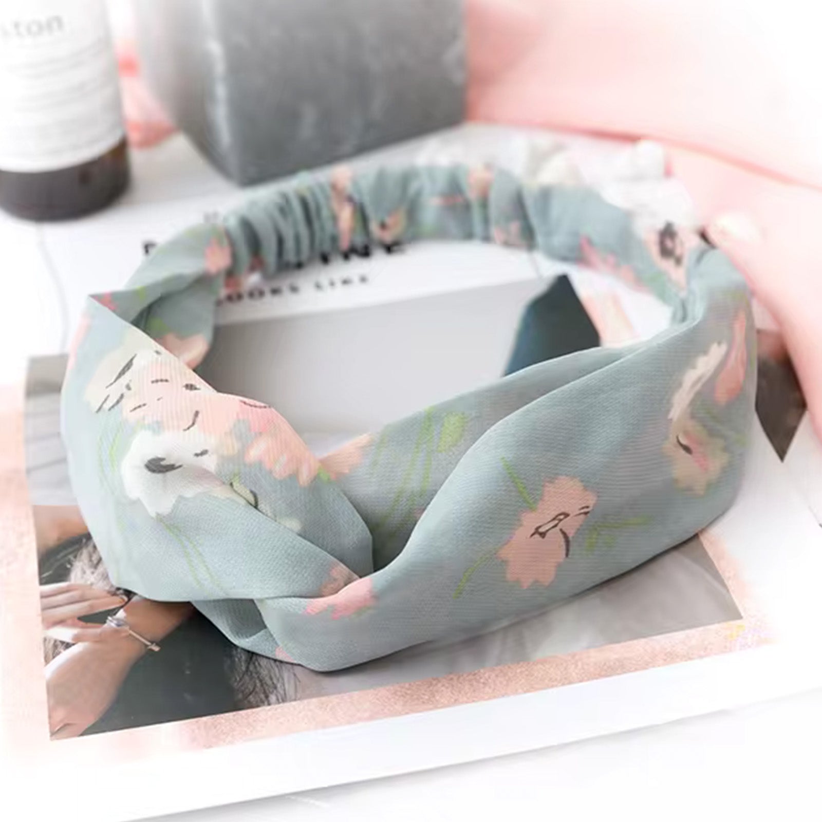 Bandeau en Satin Torsadé Fleuri - Collection Lindsay