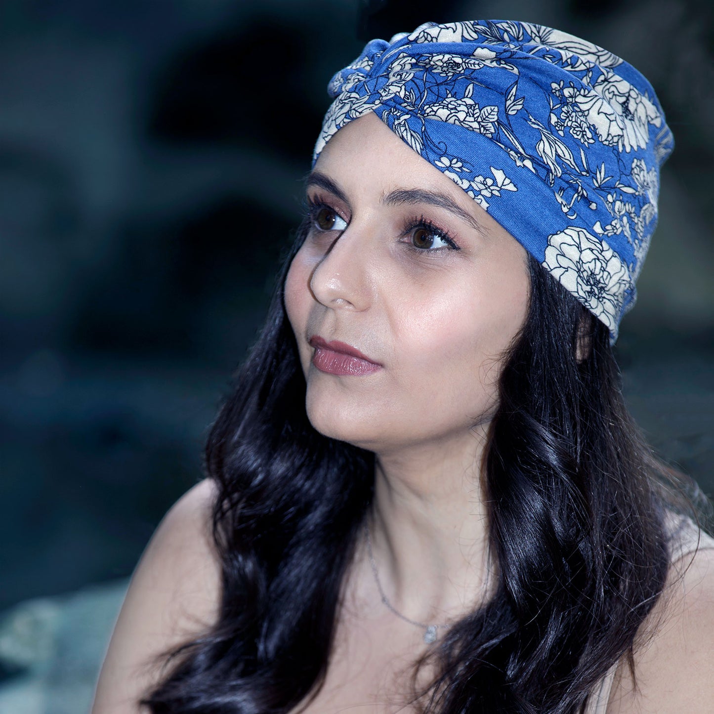 Bandeau Croisé Fleuri Maëllya Bleu Roi