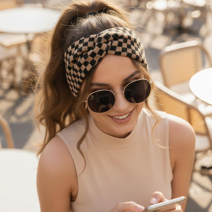 Bandeau Croisé Wendy en Maille Jacquard à Carreaux Marron