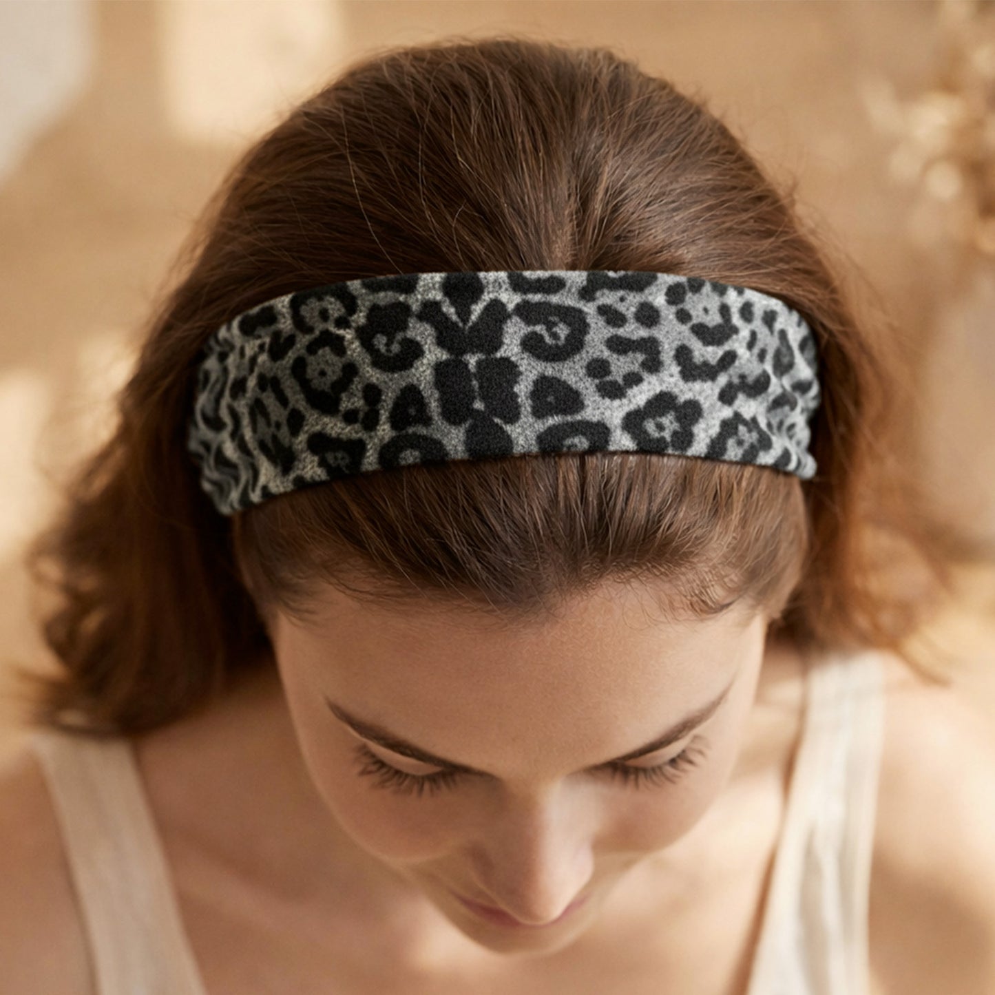 Bandeau Large Imprimé Léopard Glossy Gris