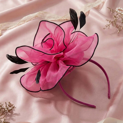 Chapeau Bibi Fleur Sublime à Plumes Délicate et Voile Subtil Fuchsia