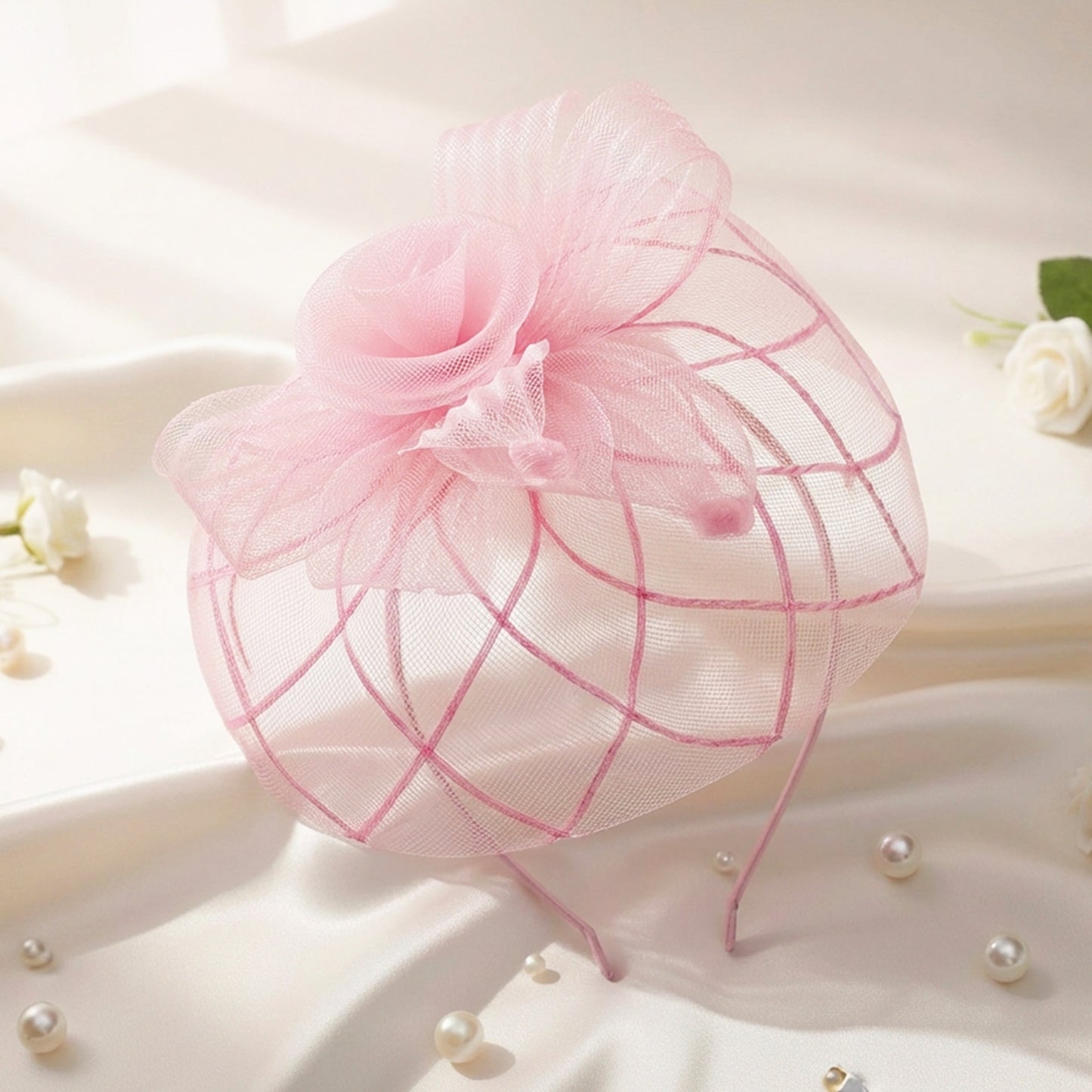 Chapeau Bibi Style Pillbox à Voilette et Détail Floral Raffiné Rose