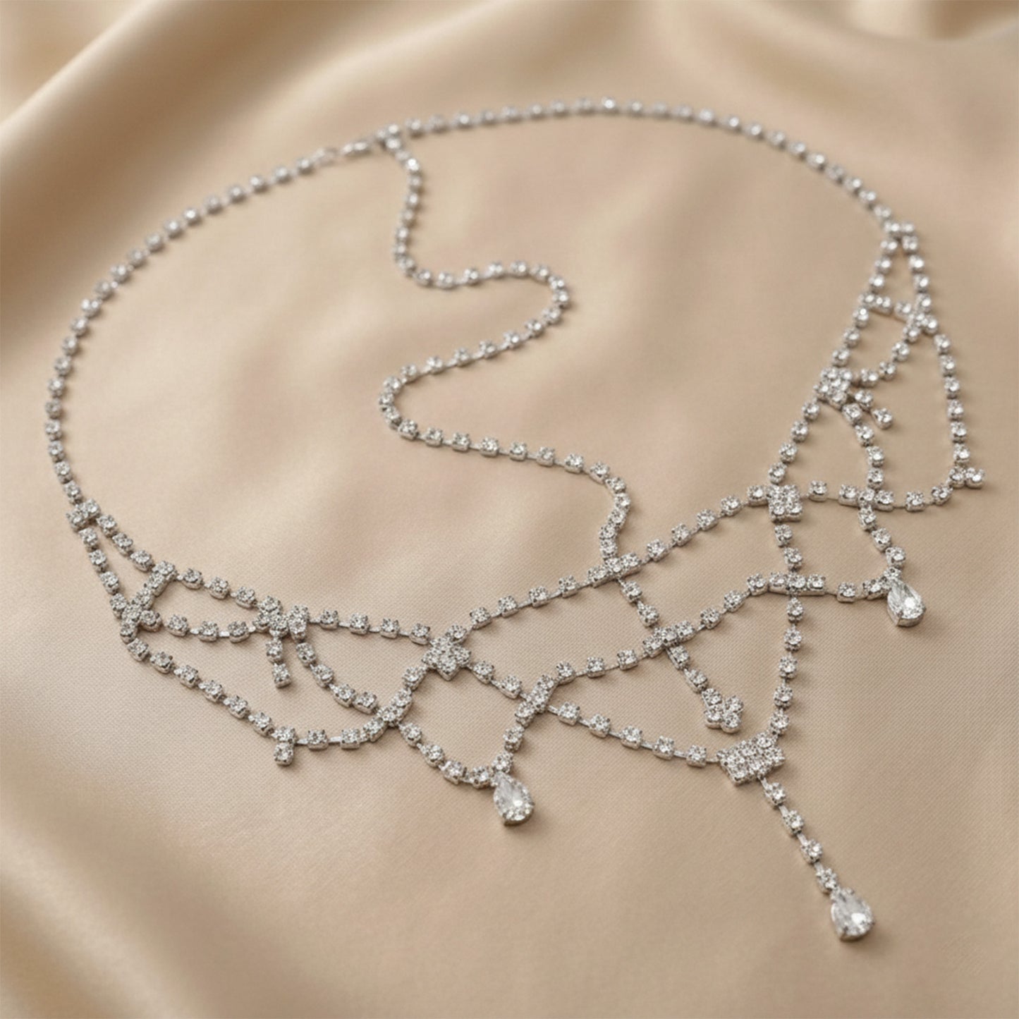 Collier de Tête Chaîne Argentée Orientale à Perles et Cristaux Brillants