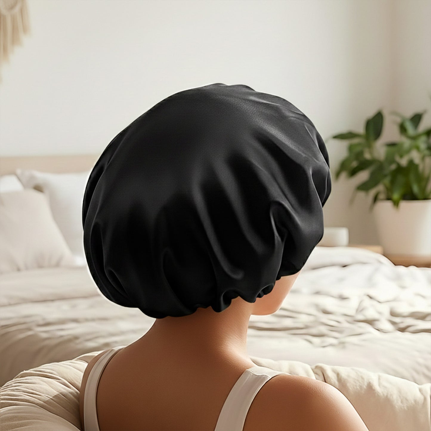 Bonnet de Nuit en Satin Ajustable Noir avec Doublure