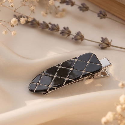 Barrette Plate Rosée de Cristal Motif Matelassé Noire