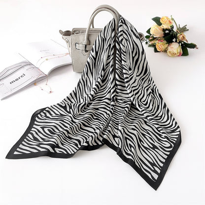 Foulard carré toucher soie Zébra 70x70cm