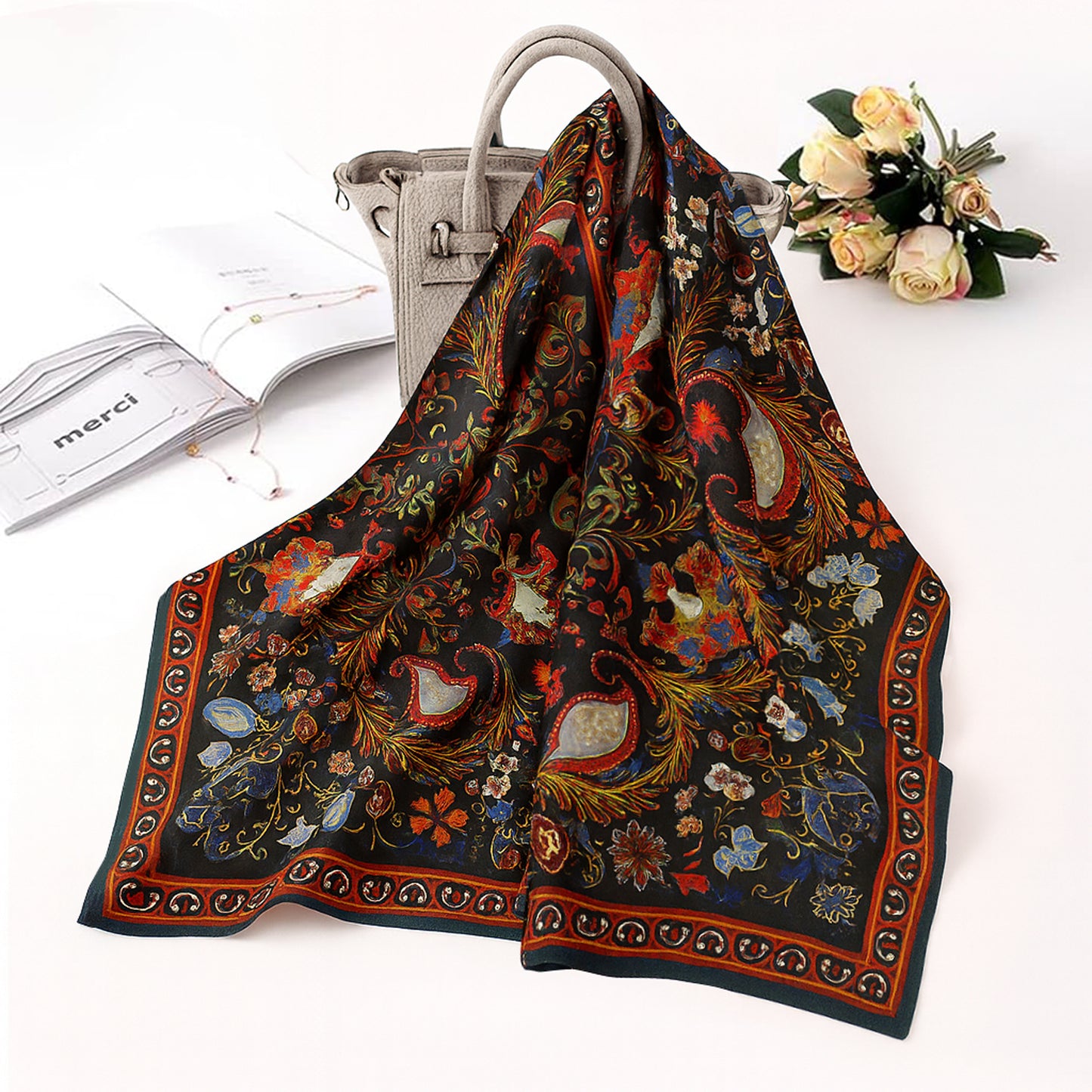 Foulard carré toucher soie Jardin de Minuit 70x70cm