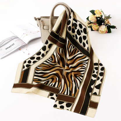 Foulard carré toucher soie Terre Sauvage 70x70cm