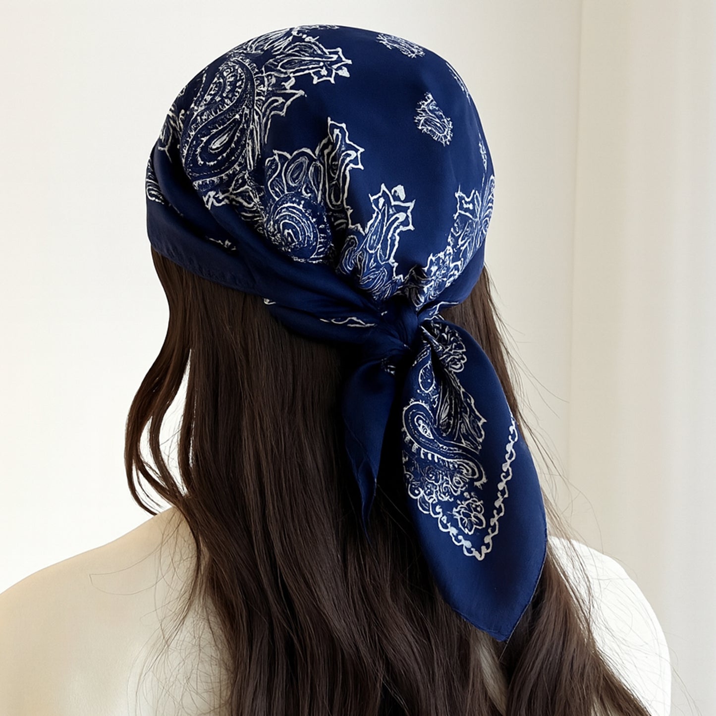Foulard carré toucher soie Couture Paisley Bleu marine 70x70cm