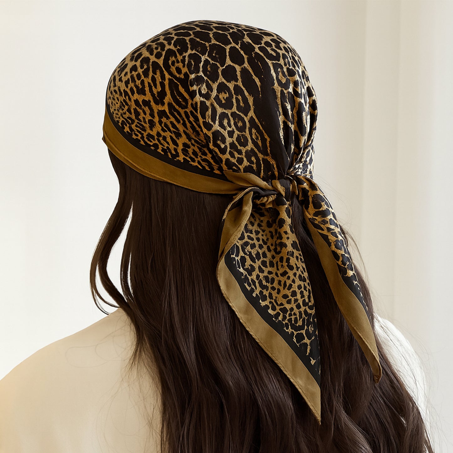 Foulard carré toucher soie Pantera Terra 70x70cm