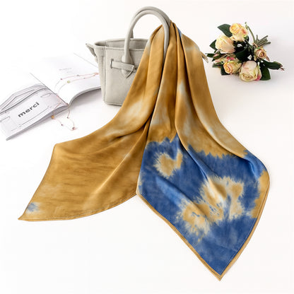 Foulard carré toucher soie tie dye Blue Sky 70x70cm