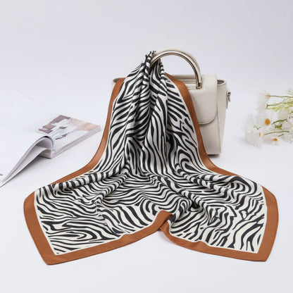 Foulard carré toucher soie Zebra Stripes 70x70cm