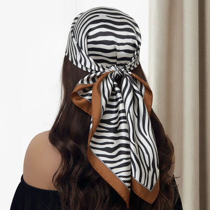 Foulard carré toucher soie Zebra Stripes 70x70cm