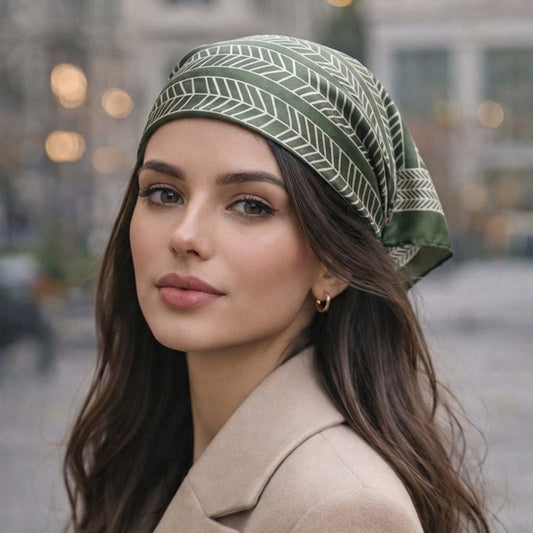 Foulard carré toucher soie Vert Forêt Graphique - 70 x 70 cm